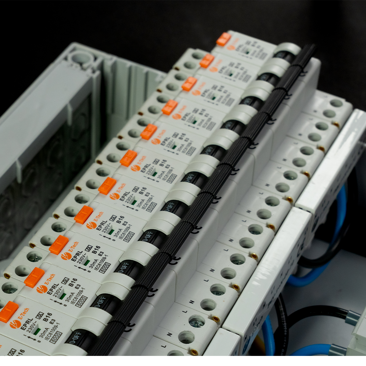 Wat zijn de verschillen tussen een 1-fase en 3-fase groepenkast?
