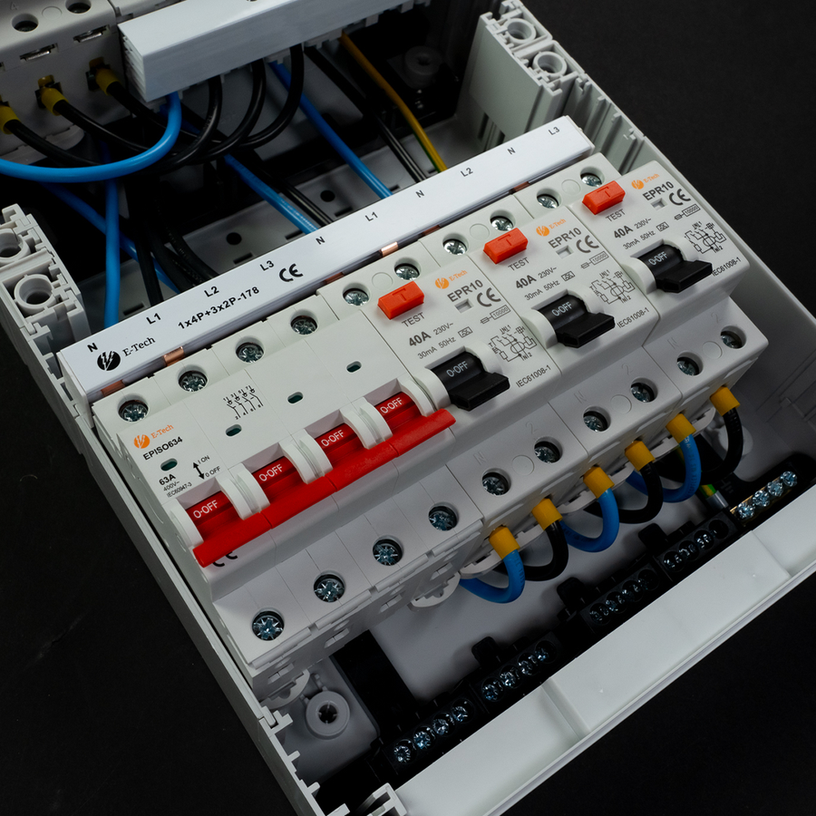 E-TECH  3 fase + aardlekschakelaar 4P N-L1-L2-L3-N-L1-N-L2-N-L3